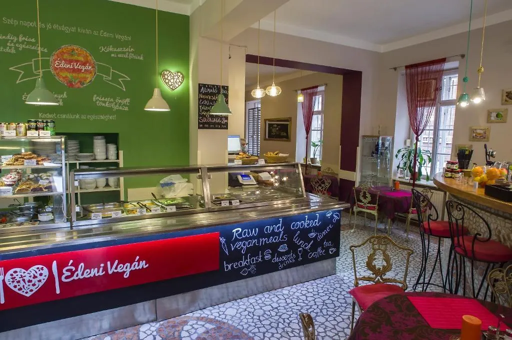 Santico Art Hotel And Hostel Budapest